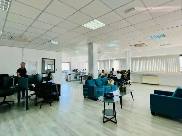Portada de Building, commercial building, paphos, anavargos con referencia a 110419