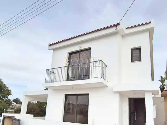 Portada de 3-bedroom semi-detached fоr sаle con referencia a 110368
