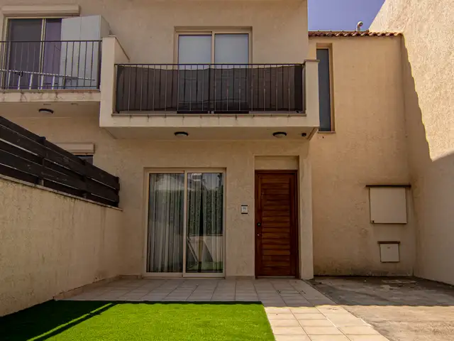 Portada de 2-bedroom maisonette fоr sаle con referencia a 110403
