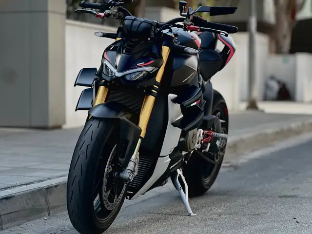 Portada de Ducati streetfighter v4 sp con referencia a 109968